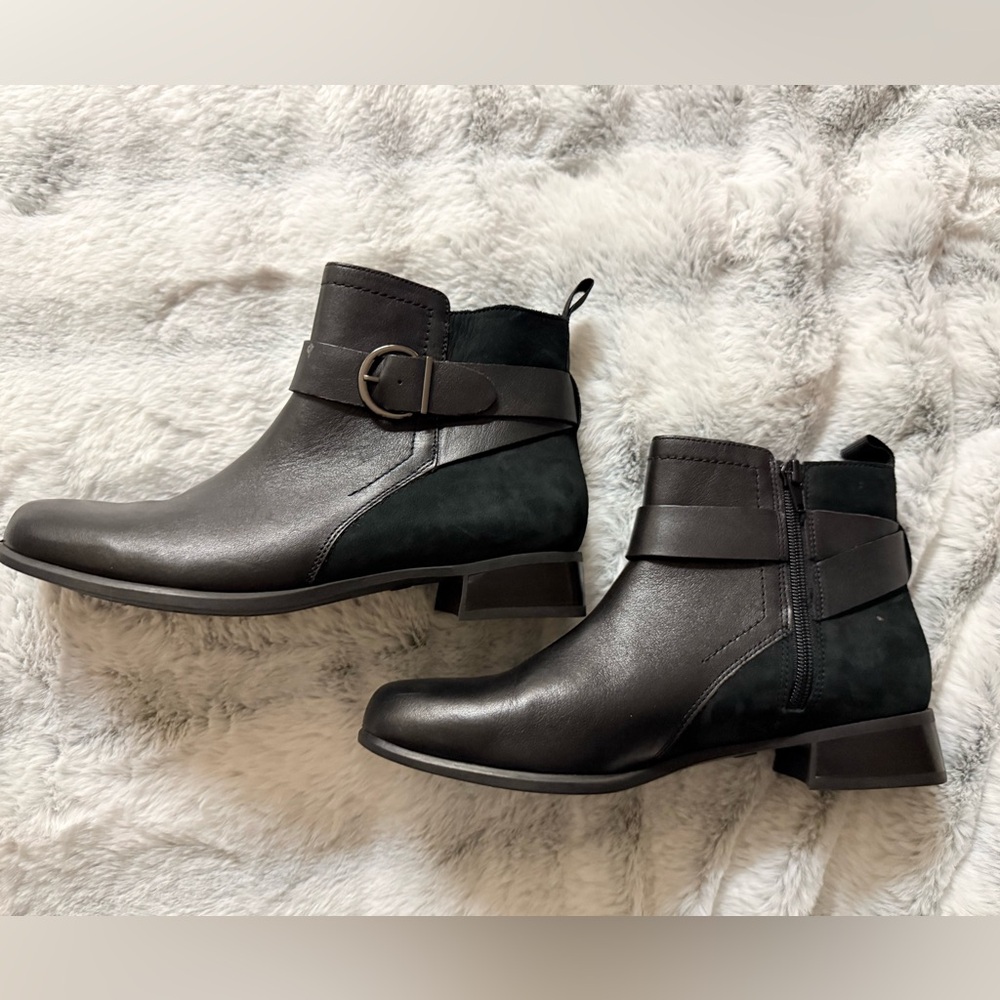 Munro Leather Ankle Boots w/Comfort Arch Support